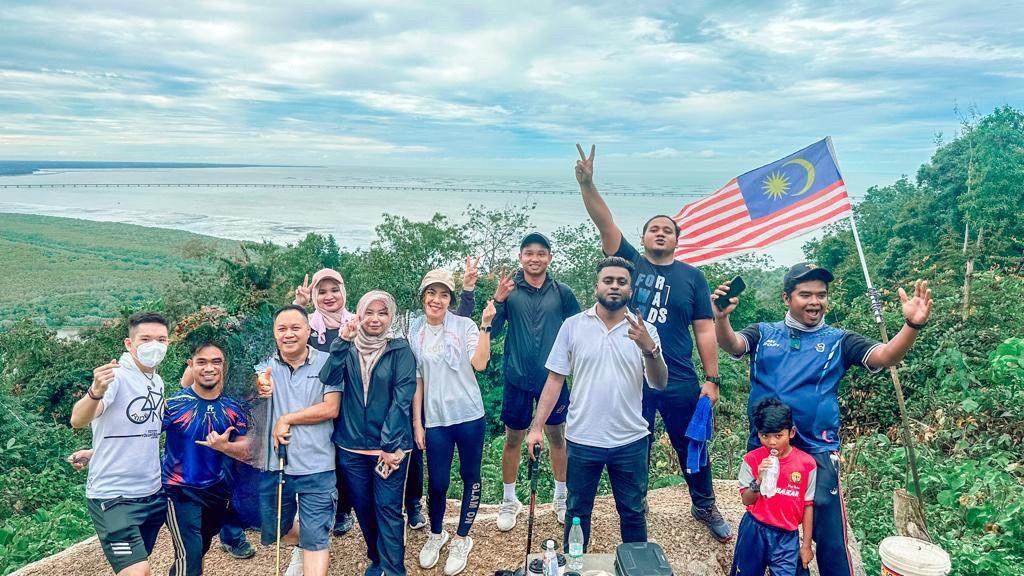 Healthy Lifestyle: Outdoor Hiking