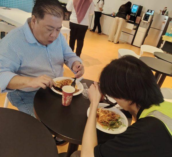 eating session begins